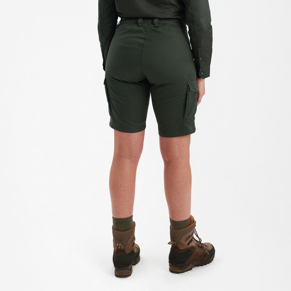Detaliu echipament vânătoare Deerhunter Pantaloni Scurți Vânătoare Damă Lady Atlas în culoarea Timber (393) - detalii premium îmbrăcăminte outdoor pe marksmen.ro