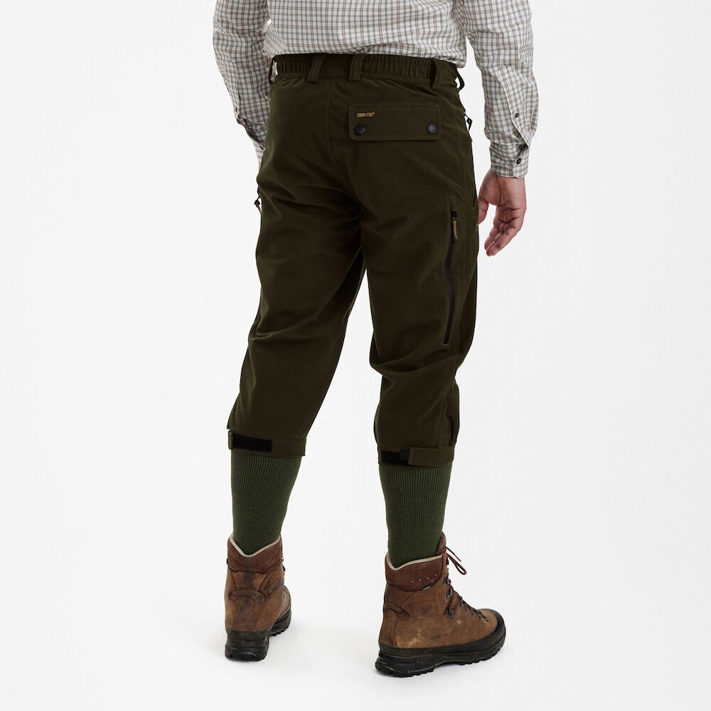 Detaliu echipament vânătoare Deerhunter Pantaloni Vânătoare Pro Gamekeeper Breeks în culoarea Peat (391) - detalii premium îmbrăcăminte outdoor pe marksmen.ro