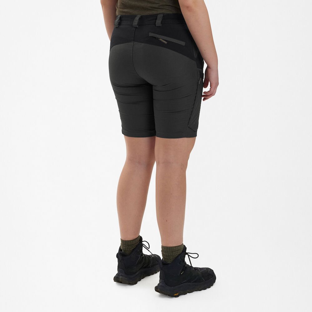 Detaliu echipament vânătoare Deerhunter Pantaloni Scurți Damă Lady Ann în culoarea Black Ink (985) - detalii premium îmbrăcăminte outdoor pe marksmen.ro