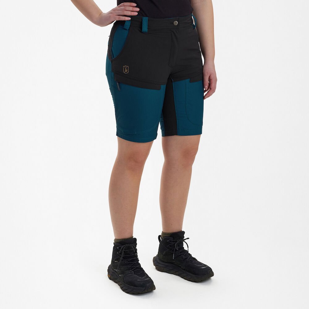 Detaliu echipament vânătoare Deerhunter Pantaloni Scurți Damă Lady Ann în culoarea Black Ink (985) - detalii premium îmbrăcăminte outdoor pe marksmen.ro