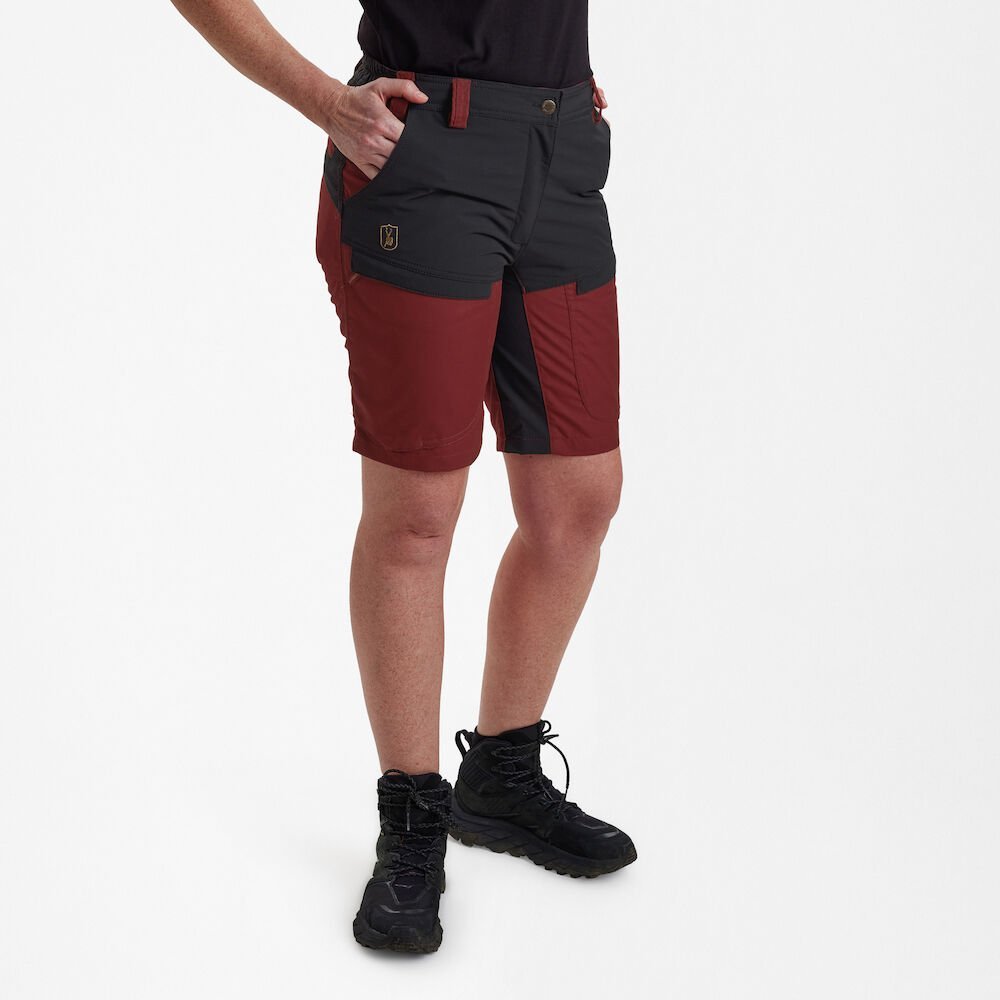 Detaliu echipament vânătoare Deerhunter Pantaloni Scurți Damă Lady Ann în culoarea Black Ink (985) - detalii premium îmbrăcăminte outdoor pe marksmen.ro