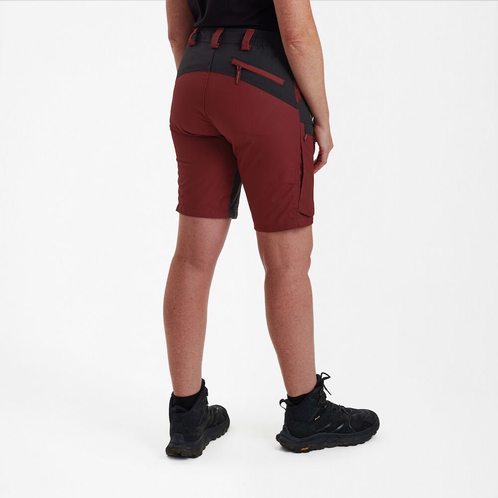 Detaliu echipament vânătoare Deerhunter Pantaloni Scurți Damă Lady Ann în culoarea Black Ink (985) - detalii premium îmbrăcăminte outdoor pe marksmen.ro