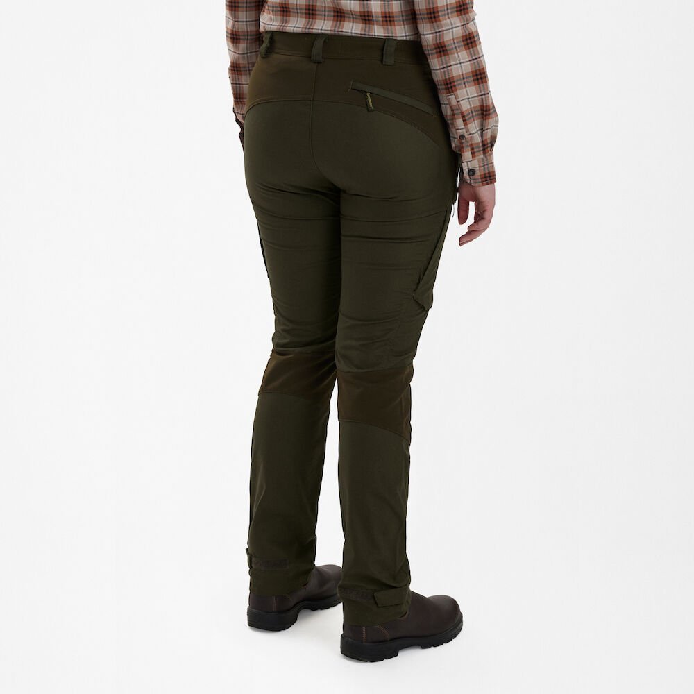 Detaliu echipament vânătoare Deerhunter Pantaloni Vânătoare Damă Lady Ann în culoarea Deep Green (388) - detalii premium îmbrăcăminte outdoor pe marksmen.ro