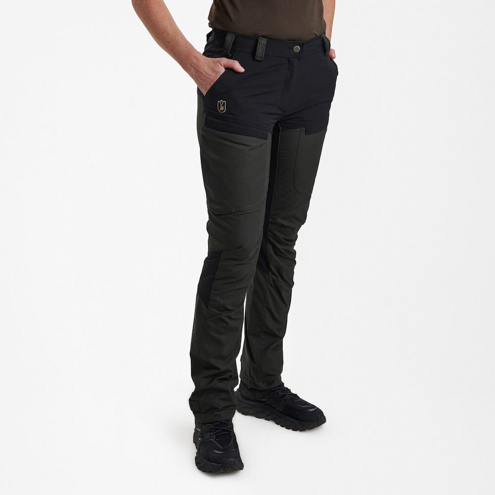 Detaliu echipament vânătoare Deerhunter Pantaloni Vânătoare Damă Lady Ann în culoarea Deep Green (388) - detalii premium îmbrăcăminte outdoor pe marksmen.ro