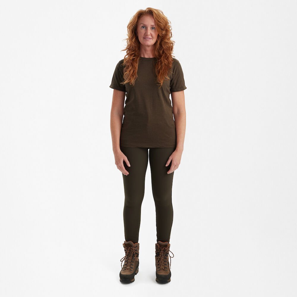 Detaliu echipament vânătoare Deerhunter Set Tricouri Damă Basic (2 buc) în culoarea Brown Leaf Melange (572) - detalii premium îmbrăcăminte outdoor pe marksmen.ro